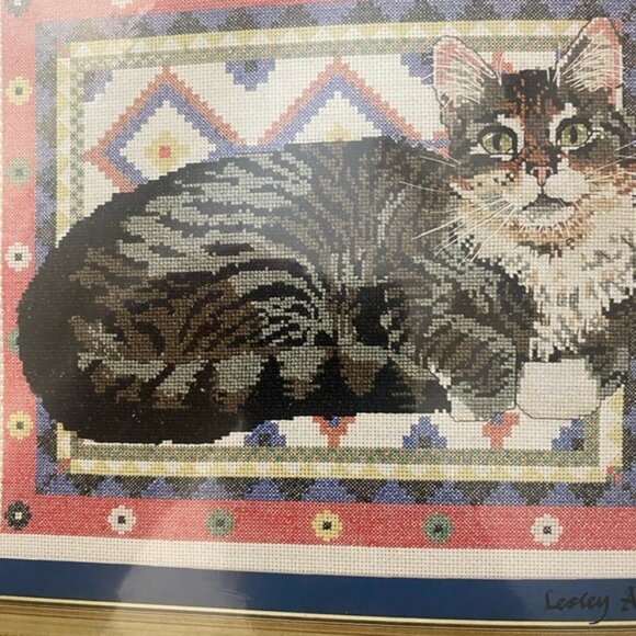 Ivory Cats Counted Cross Stitch 5603 Gemma on a Dhurrie - Picture 2 of 4